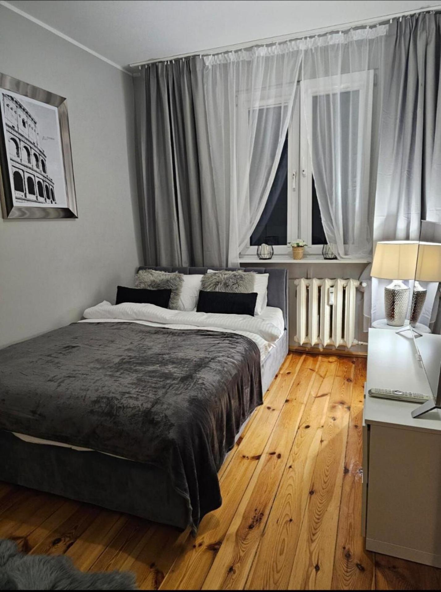 Apartment In Zyrardow 10Min To Suntago Kültér fotó