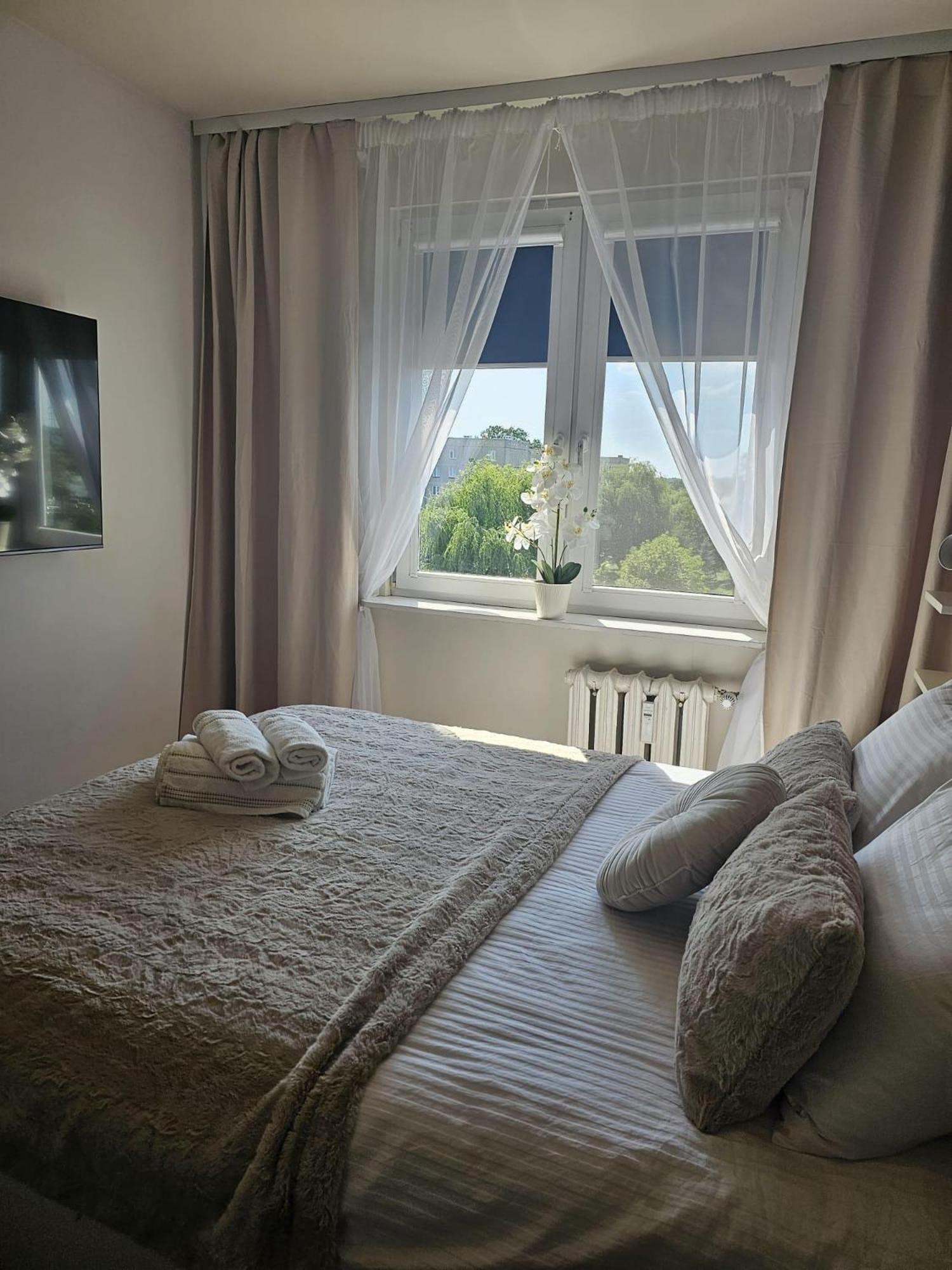 Apartment In Zyrardow 10Min To Suntago Kültér fotó